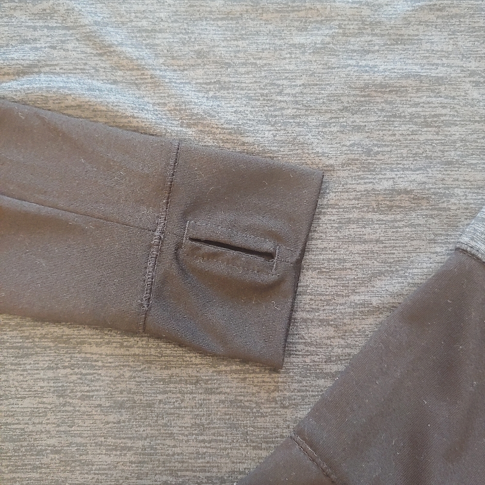 Gray & black athleisure top // Youth size L - Picture 4 of 6